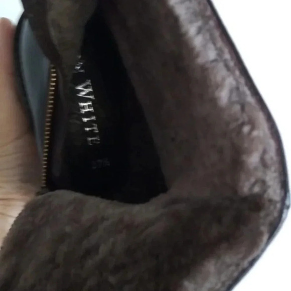 NWOT-Ron White Women's Wilandy Chocolate Ankle Boot - Picture 2 of 6